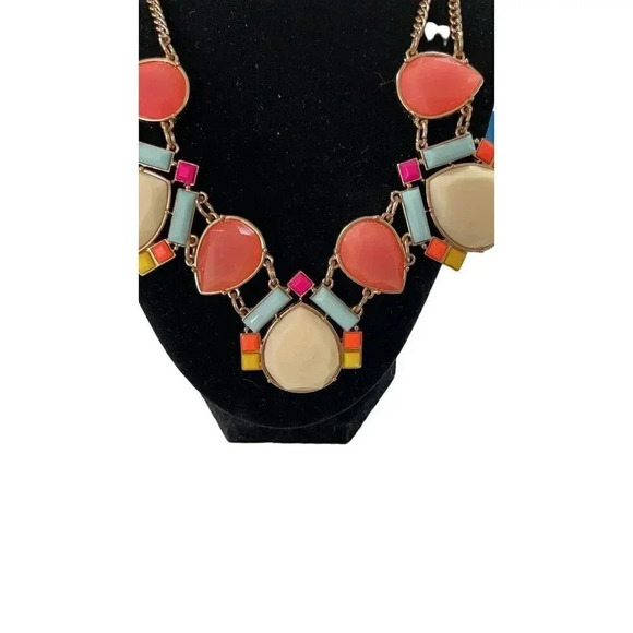 Mila 17 inch Acrylic Multicolored Statement Necklace VTG - Picture 4 of 5